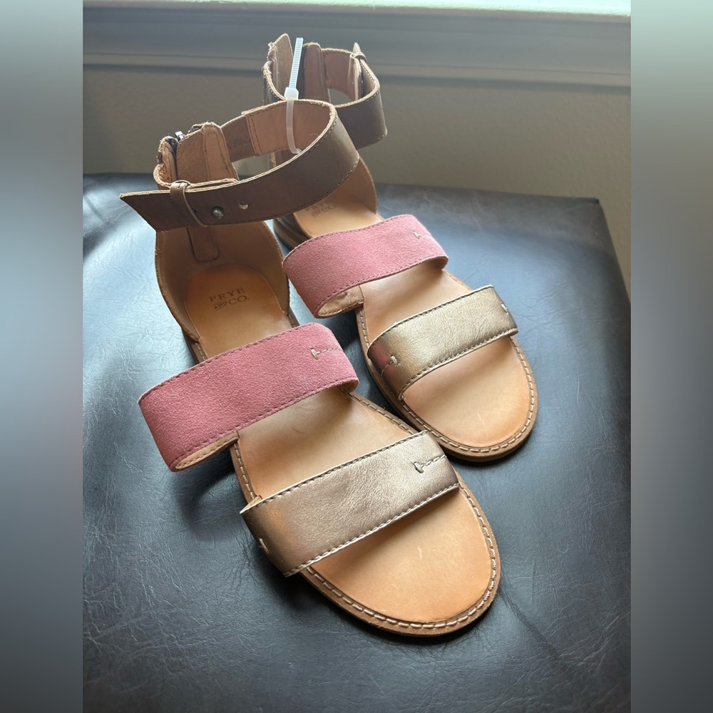 7.5 Gold and Pink Women's Fye and Co. Evie 2 Sandals